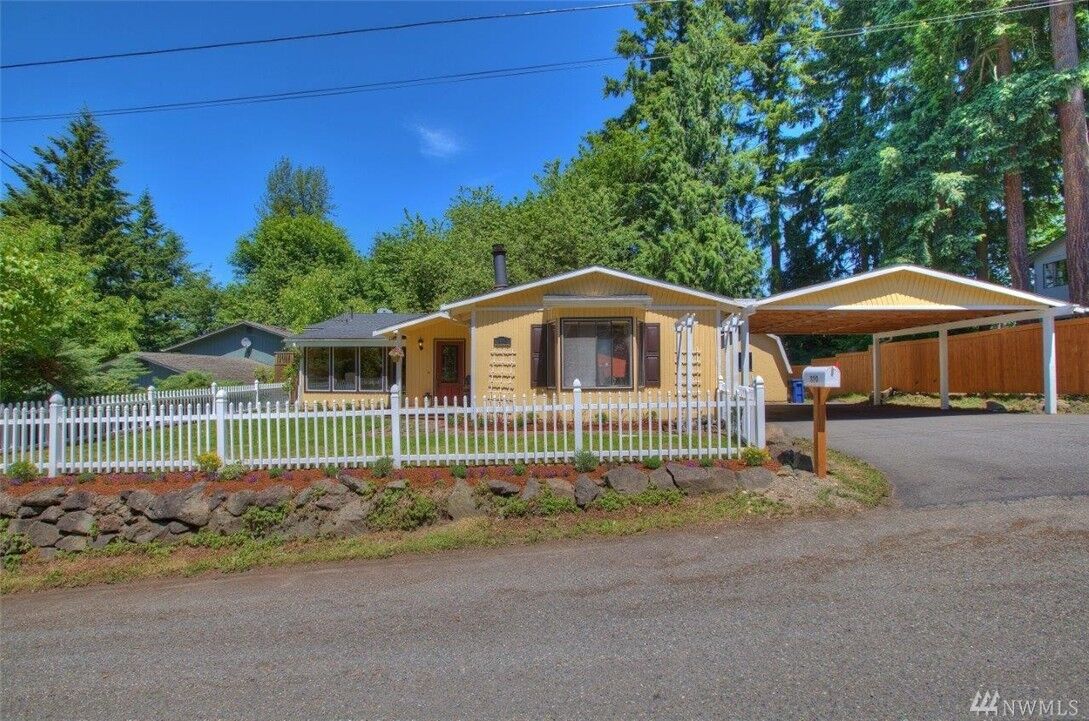 Property Photo: 320 SE Donnelly Lane WA 98027