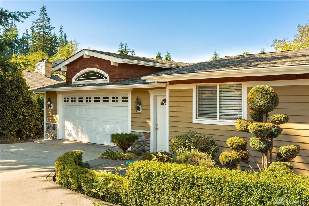 Property Photo: 4724 Gardner Ave WA 98203