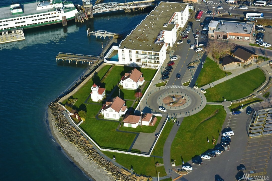Property Photo: 610 Front St 305 WA 98275