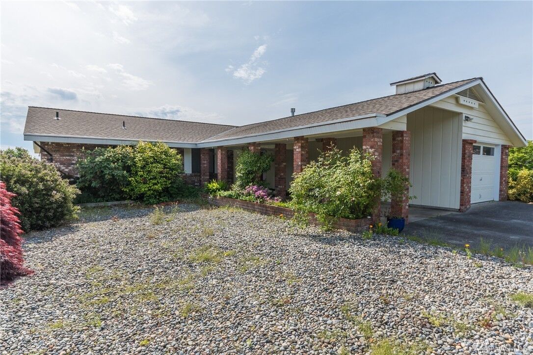Property Photo: 2160 Stoney Beach Lane WA 98277