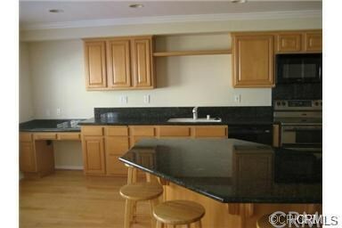 Property Photo:  315 Garnet Street G  CA 90277 