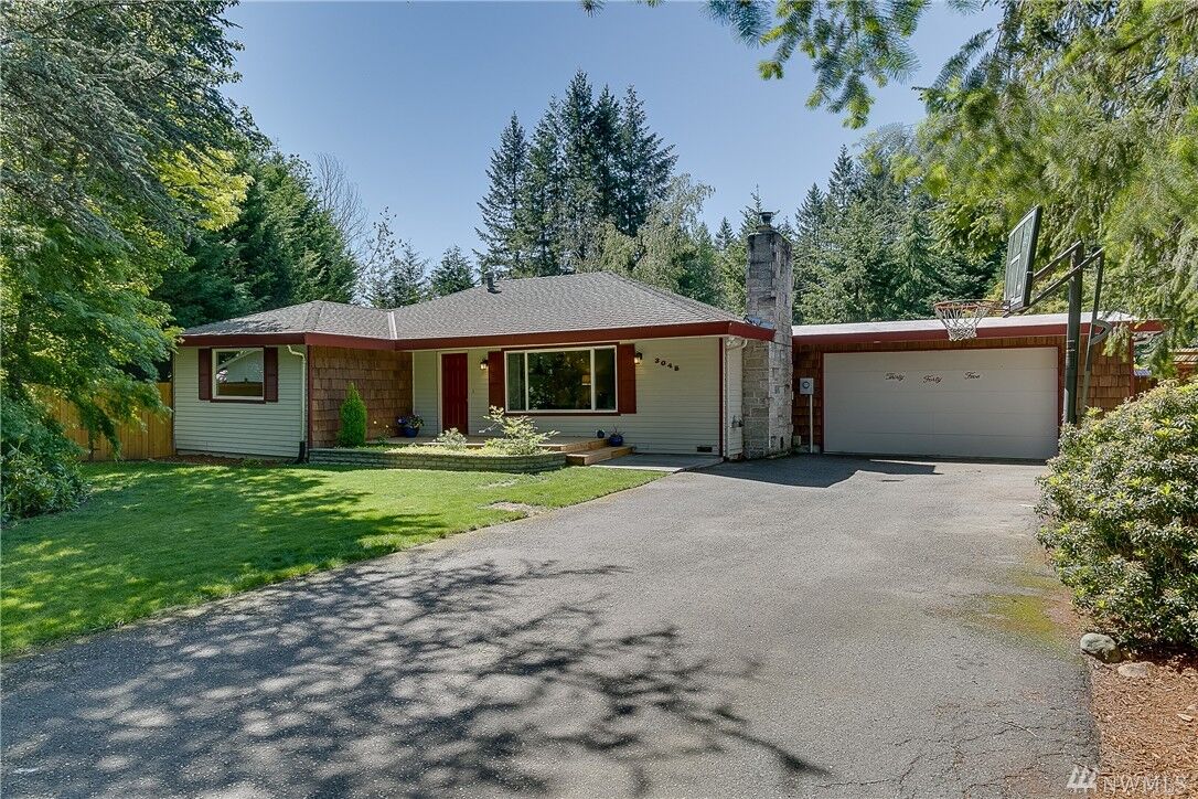 Property Photo:  3045 249th Ave SE  WA 98075 