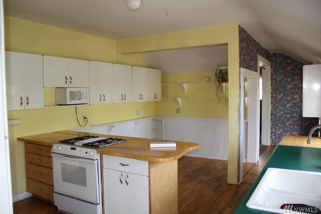Property Photo: 310 Twisp Ave E WA 98856