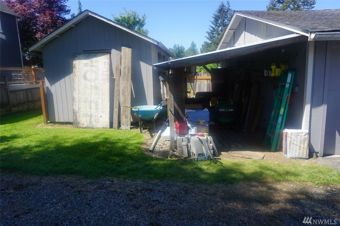 Property Photo:  2213 Hartford Dr NE  WA 98258 