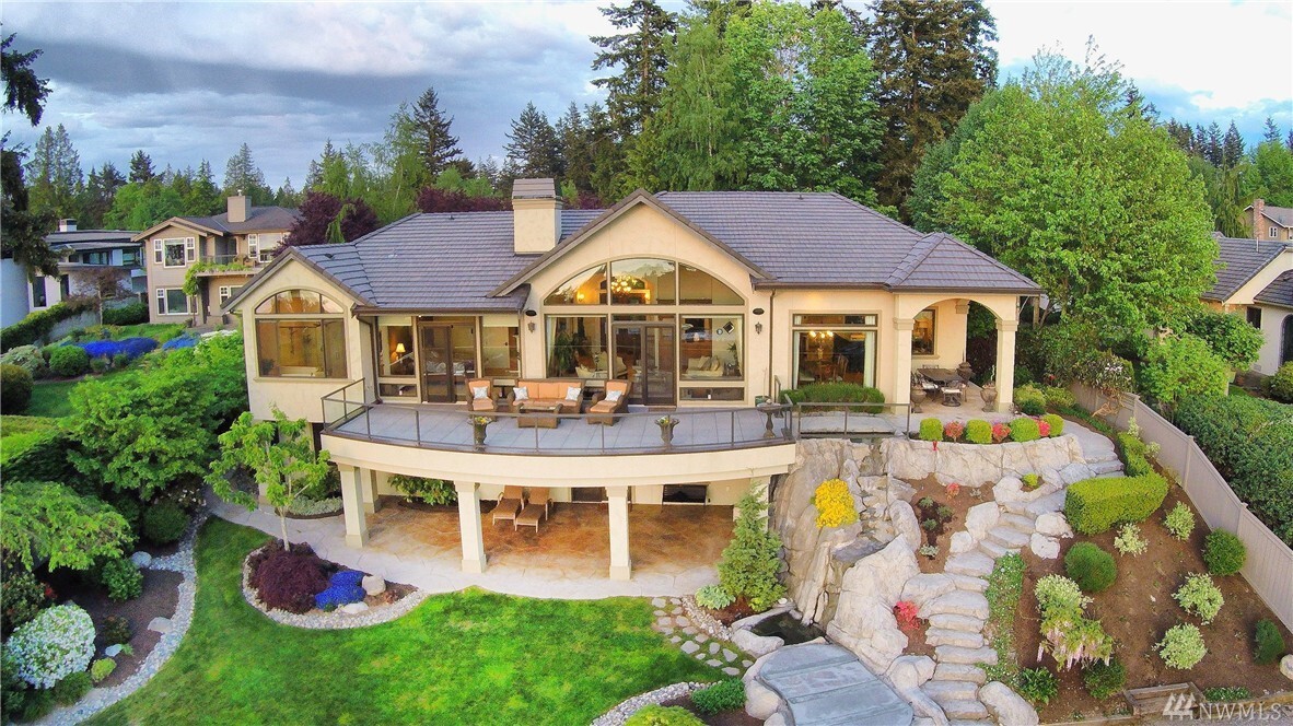 Property Photo:  20210 92nd Ave W  WA 98020 