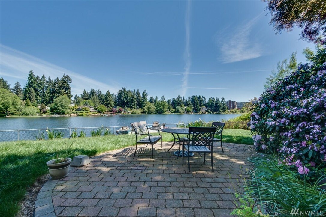 Property Photo:  13426 Greenwood Ave N 206  WA 98133 