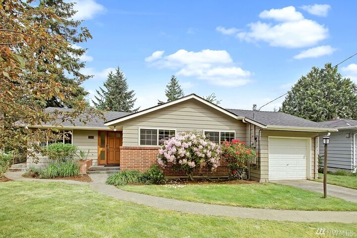 12522 22nd Ave NE  Seattle WA 98125 photo