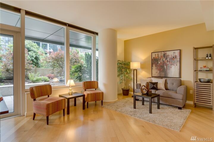 Property Photo:  500 106th Ave NE 607  WA 98004 