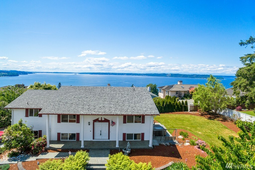 Property Photo: 27427 12th Place S WA 98198