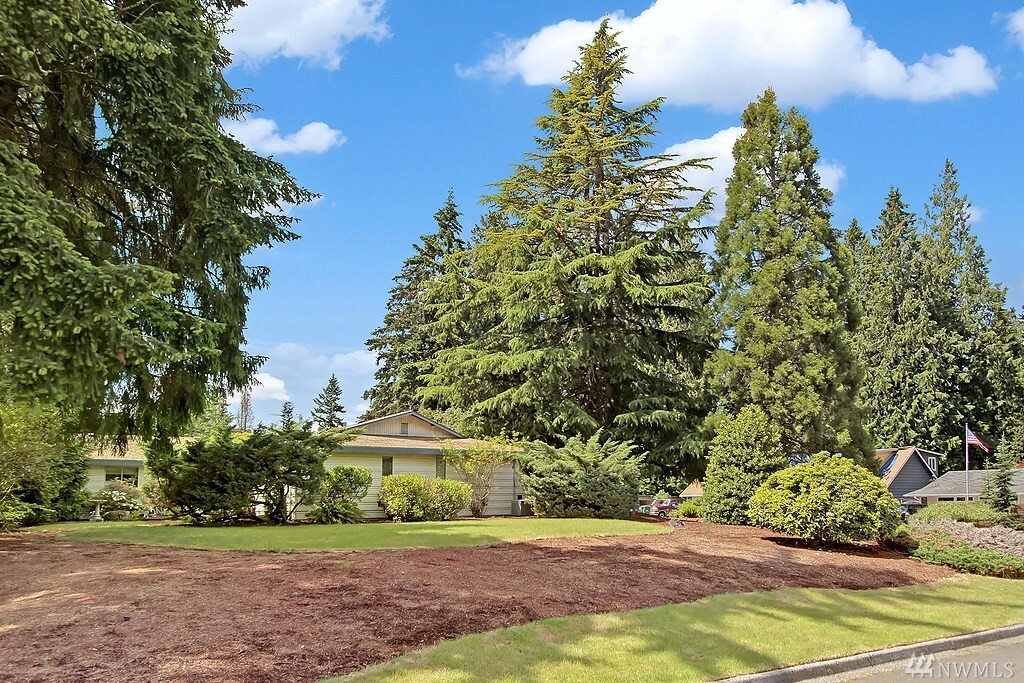 Property Photo: 12623 NE 75th St WA 98033