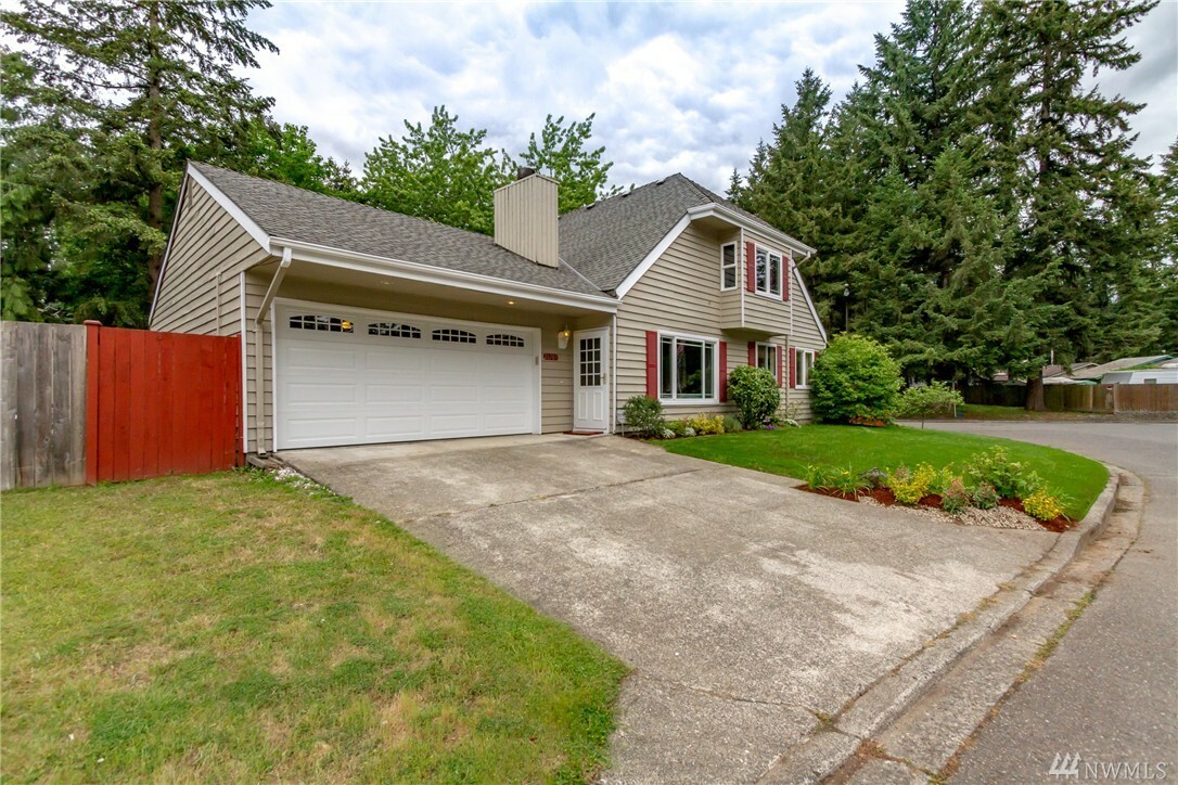 Property Photo:  26703 186th Ave SE  WA 98042 