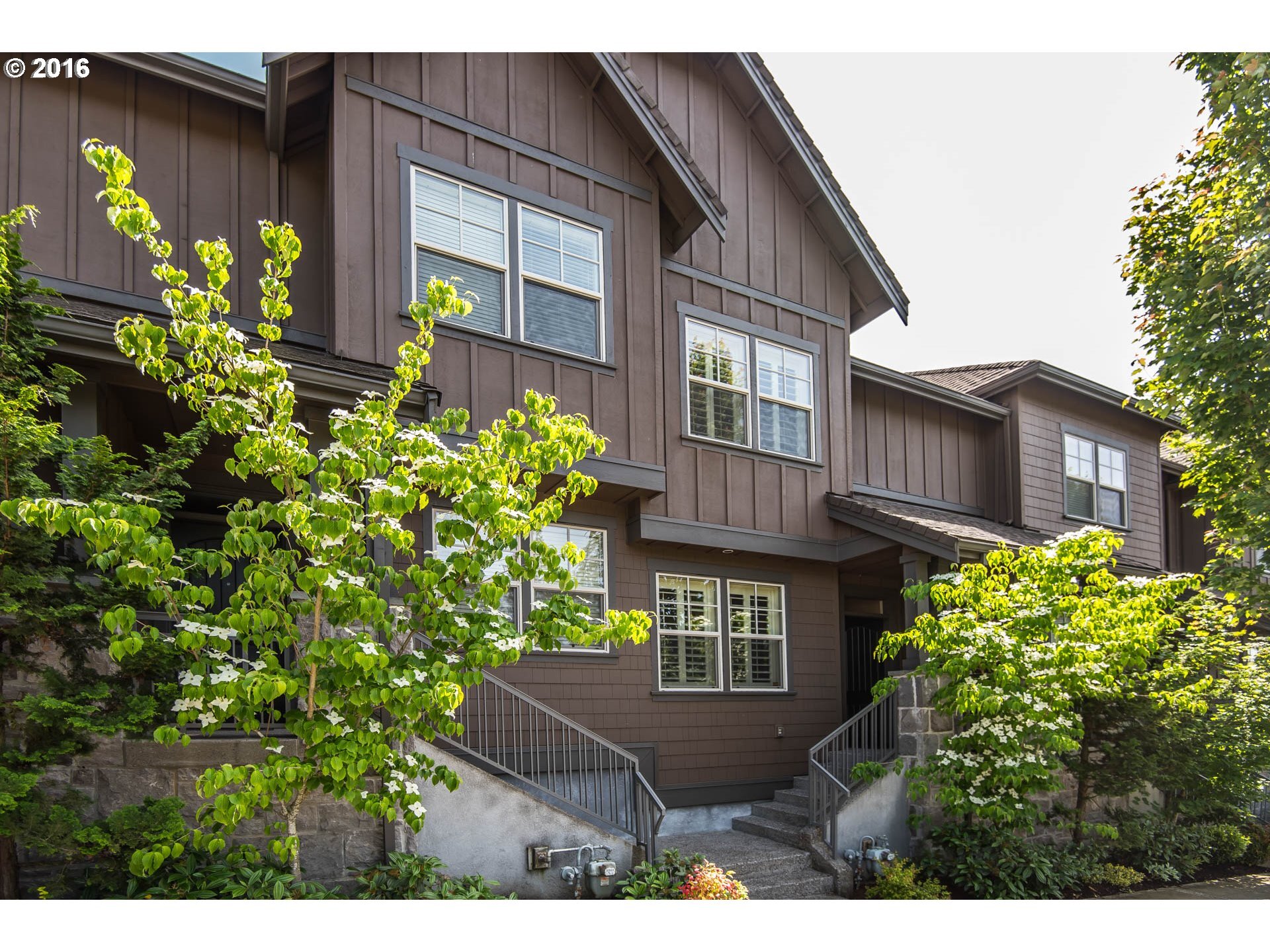 Property Photo: 10384 SW Taylor St OR 97225