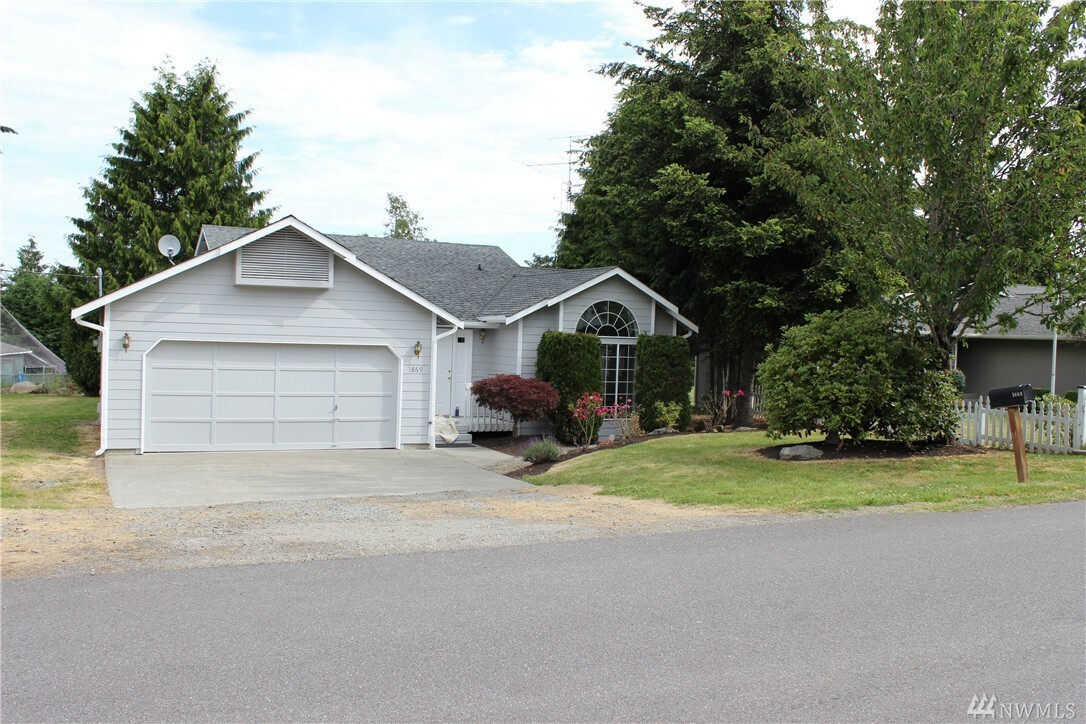 Property Photo:  1869 Elhardt St  WA 98282 