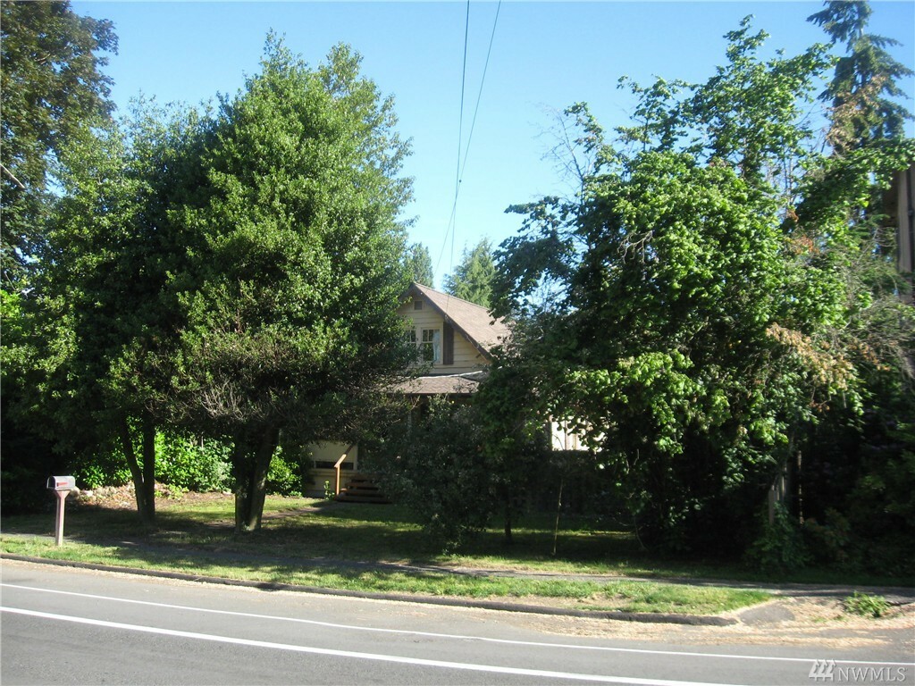 Property Photo: 1022 SW 152nd St WA 98166