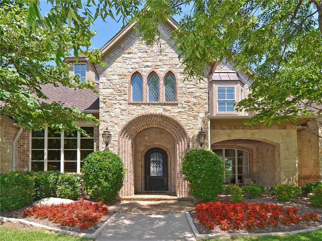 Property Photo: 2101 Denver Drive TX 76092