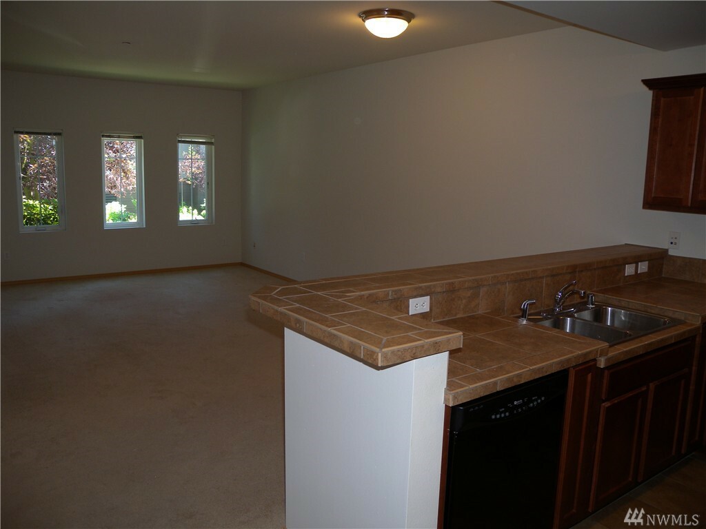 Property Photo:  1731 10th Ave NE B109  WA 98029 