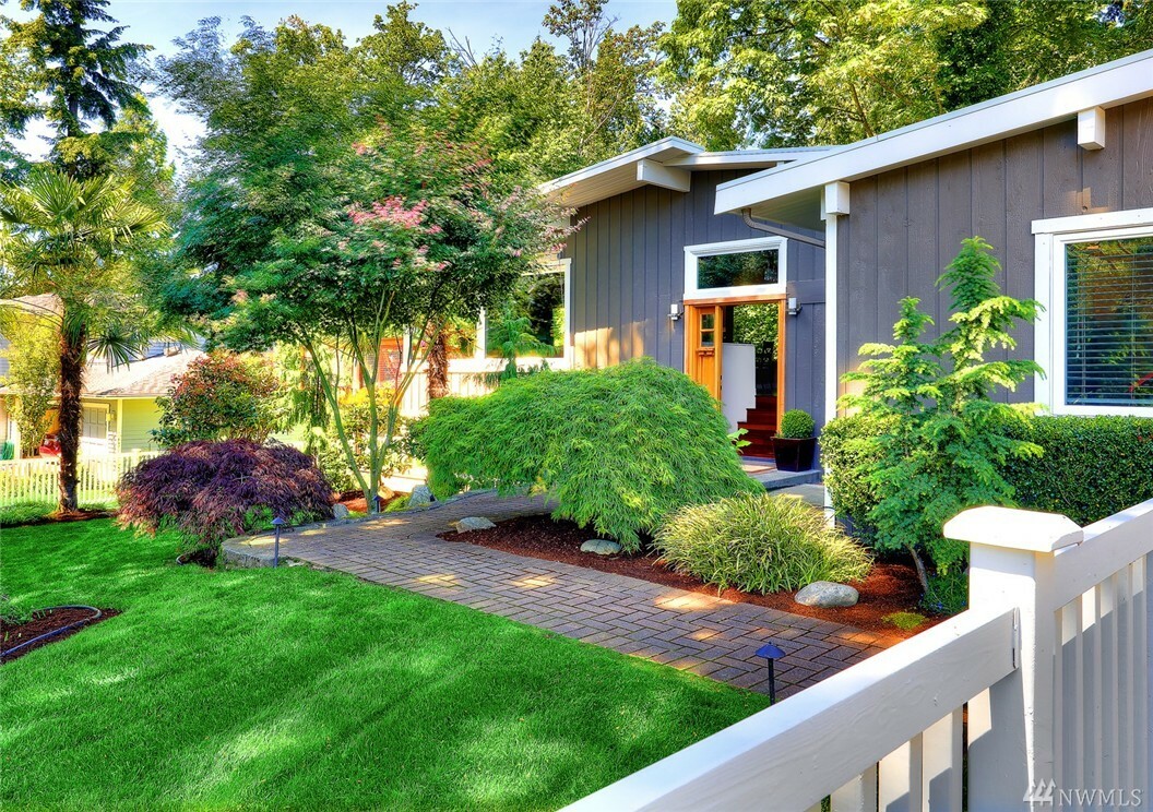 Property Photo:  11446 Ohde Ave  WA 98033 