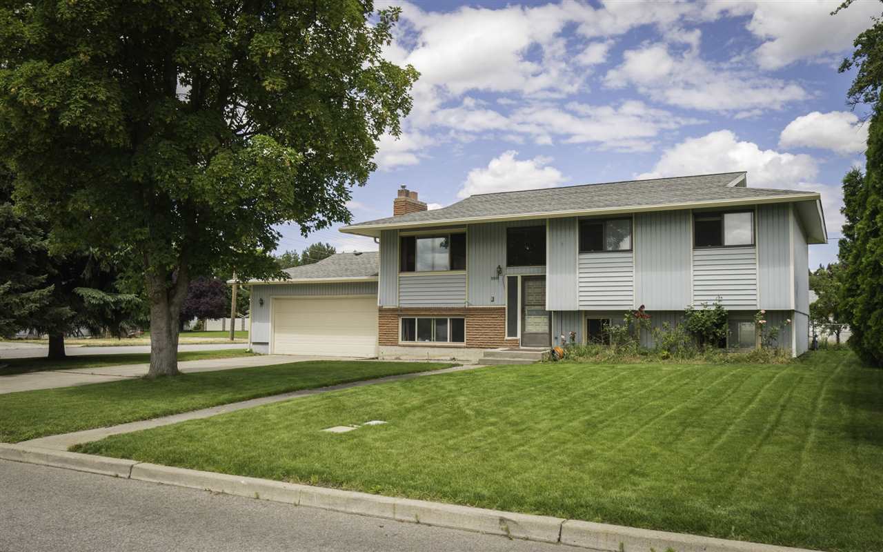 Property Photo: 11503 E Grace Ave WA 99206