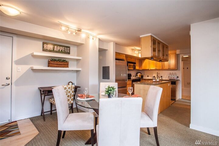 Property Photo:  1525 Taylor Ave N 204  WA 98109 