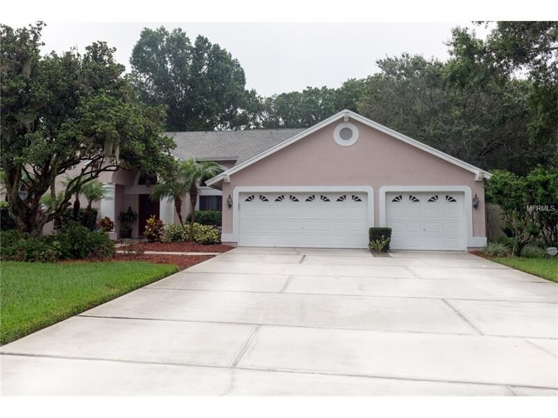 Property Photo:  16121 Vanderbilt Drive  FL 33556 
