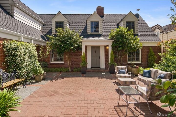 Property Photo:  7044 50th Ave NE  WA 98115 