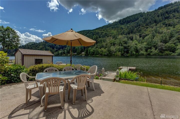 Property Photo: 339 Lakeside Drive WA 98284