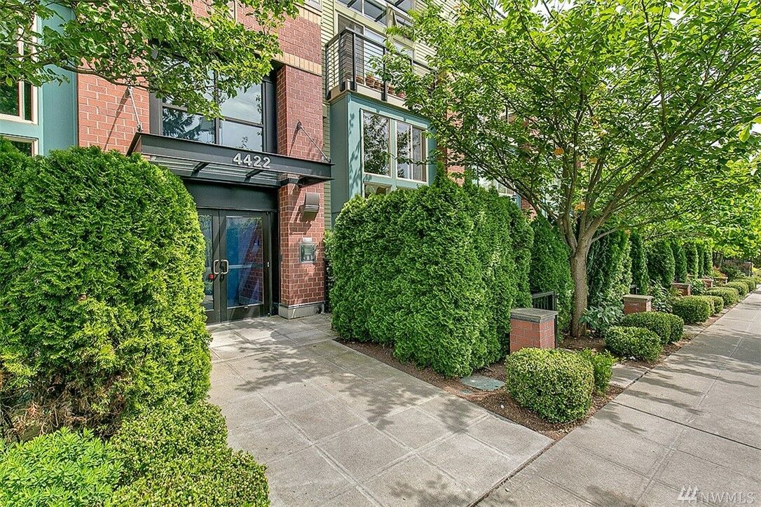 Property Photo:  4422 Bagley Ave N 308  WA 98103 