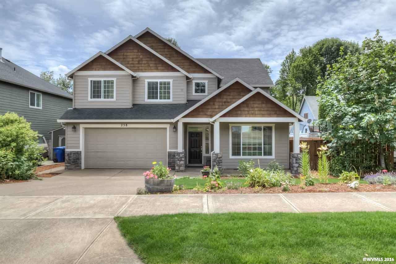 Property Photo: 258 Holder Ln OR 97306