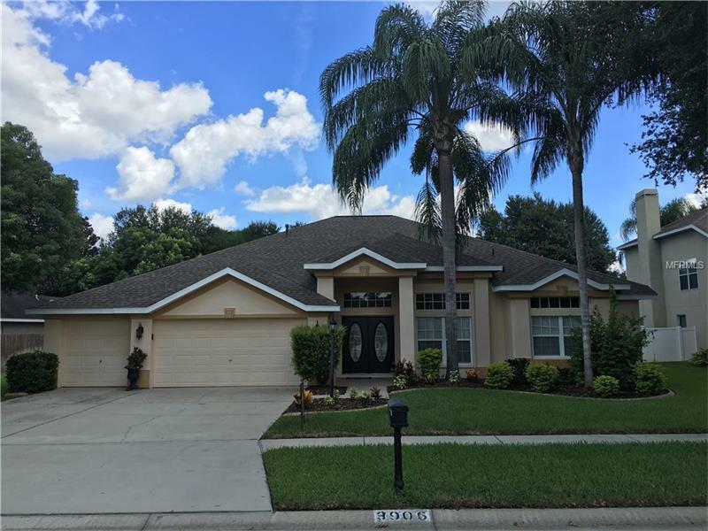 Property Photo: 3906 Whisper Grove Court FL 33594