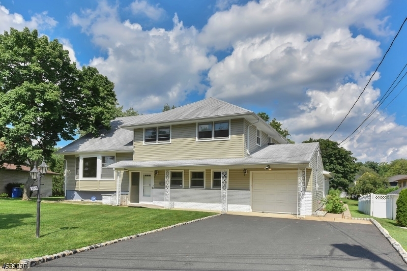 Property Photo: 11 Lenape Rd NJ 07081