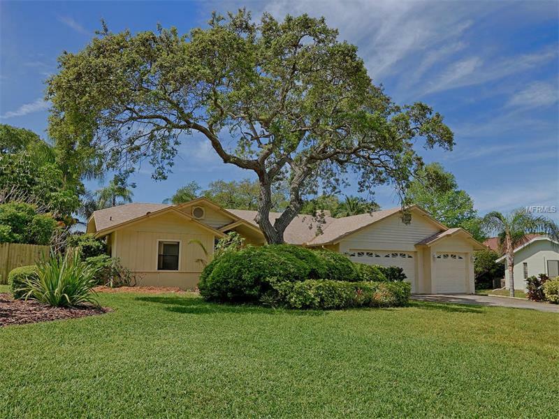 Property Photo:  14112 Kensington Oak Place  FL 33774 