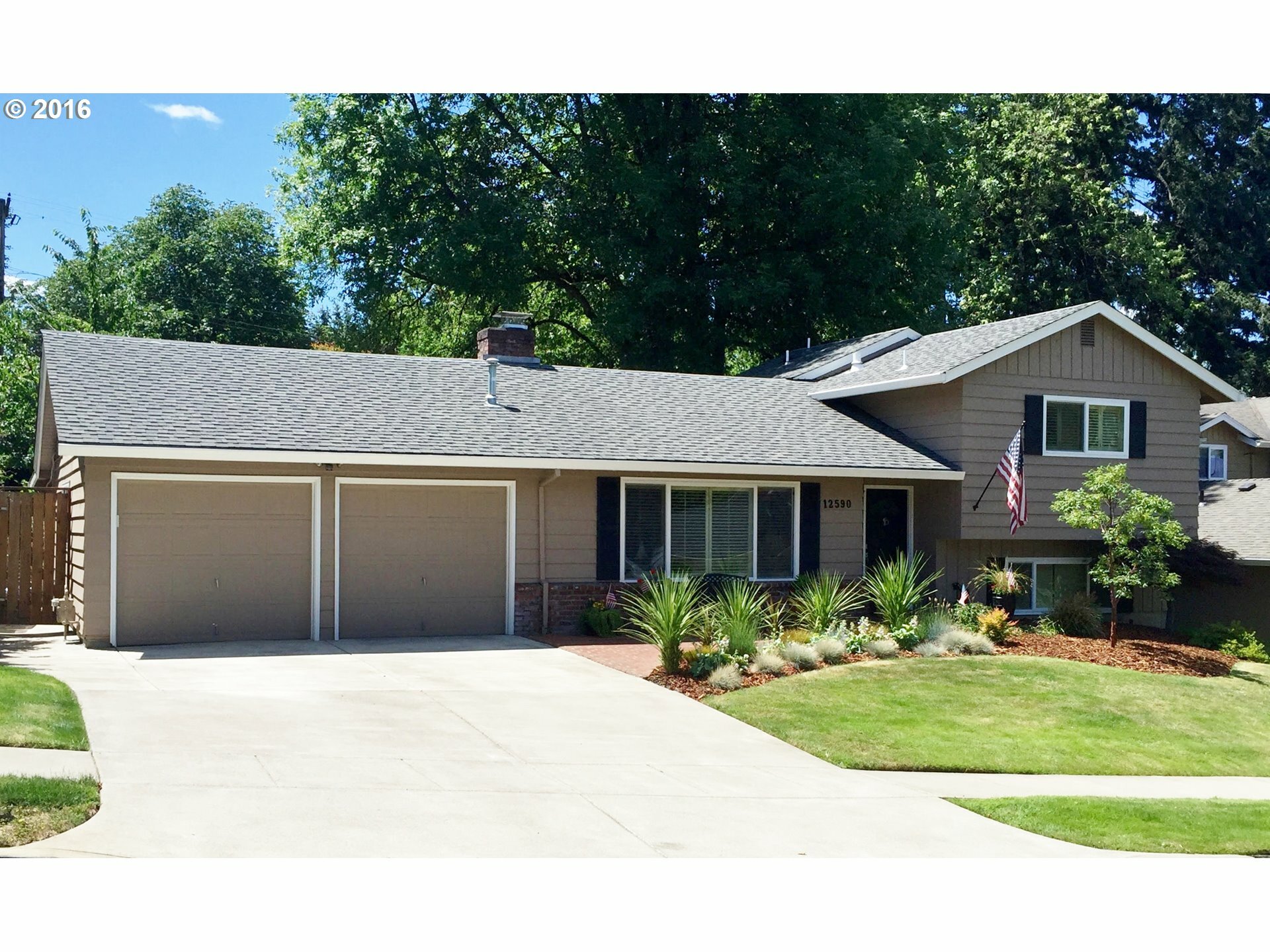 Property Photo: 12590 SW Foothill Dr OR 97225