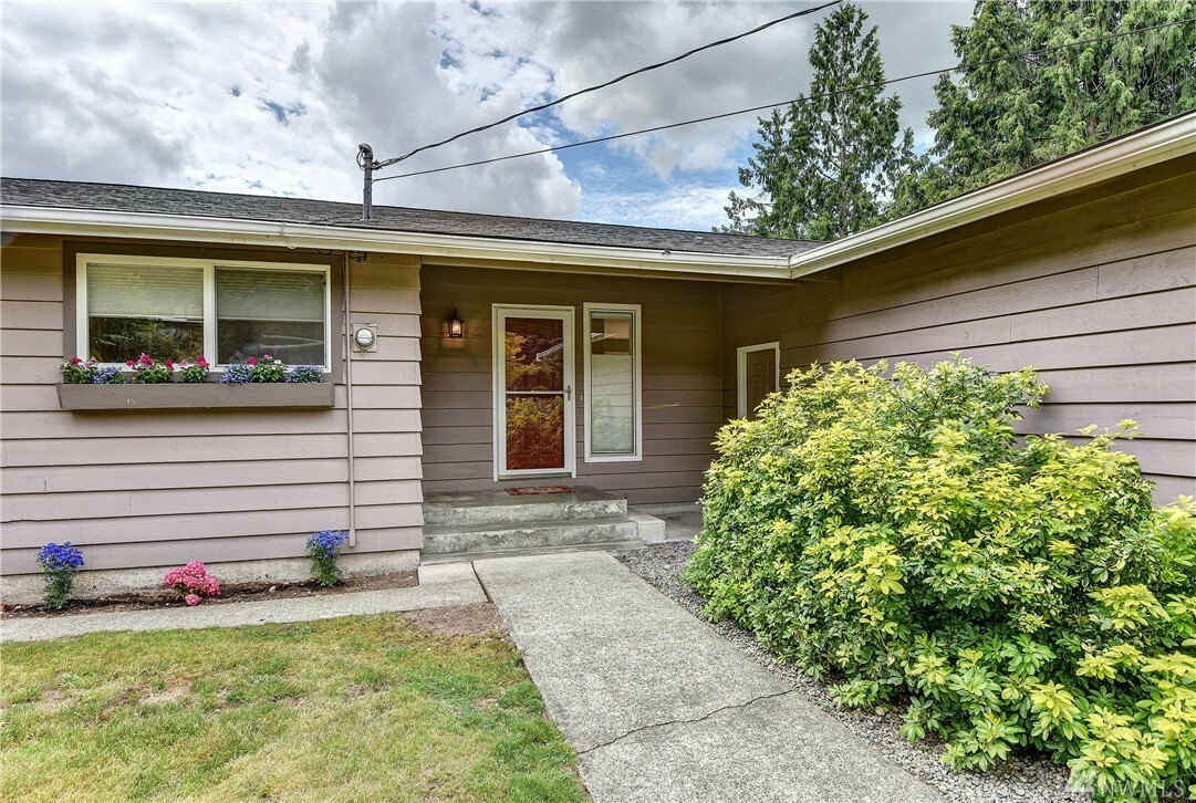 Property Photo:  16713 87th St  WA 98052 