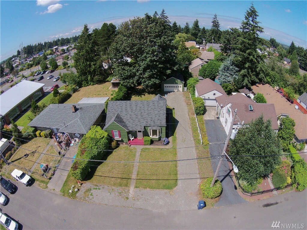 Property Photo: 12227 79th Ave S WA 98178