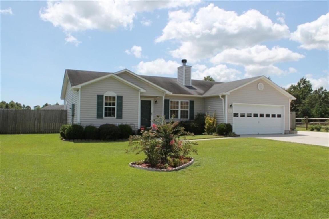 Property Photo:  405 English Court  NC 28539 