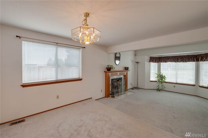 Property Photo:  20305 123rd St Ct E  WA 98391 