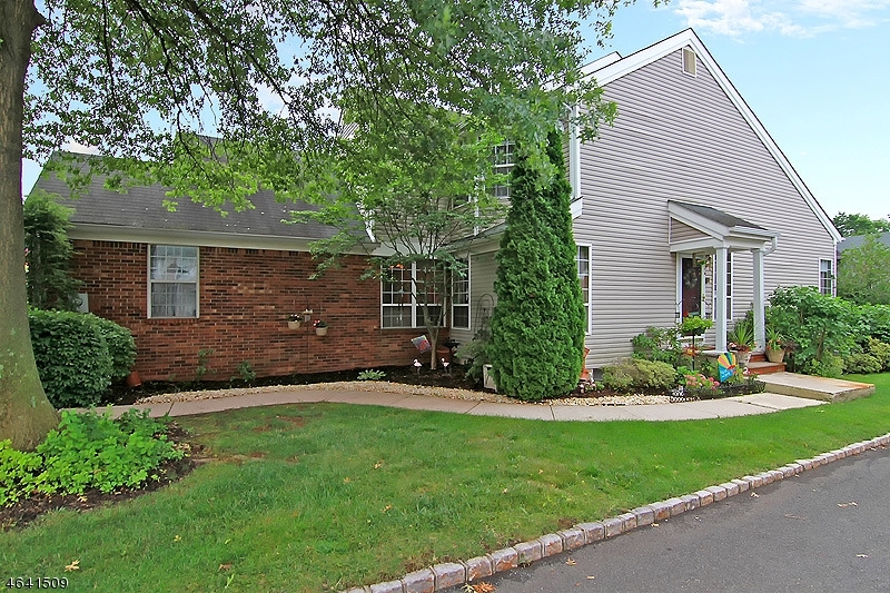 Property Photo:  121 Trillium Ct  NJ 08889 