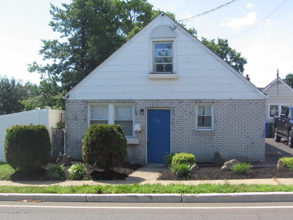 Property Photo:  513 Pfeiffer Boulevard  NJ 08861 