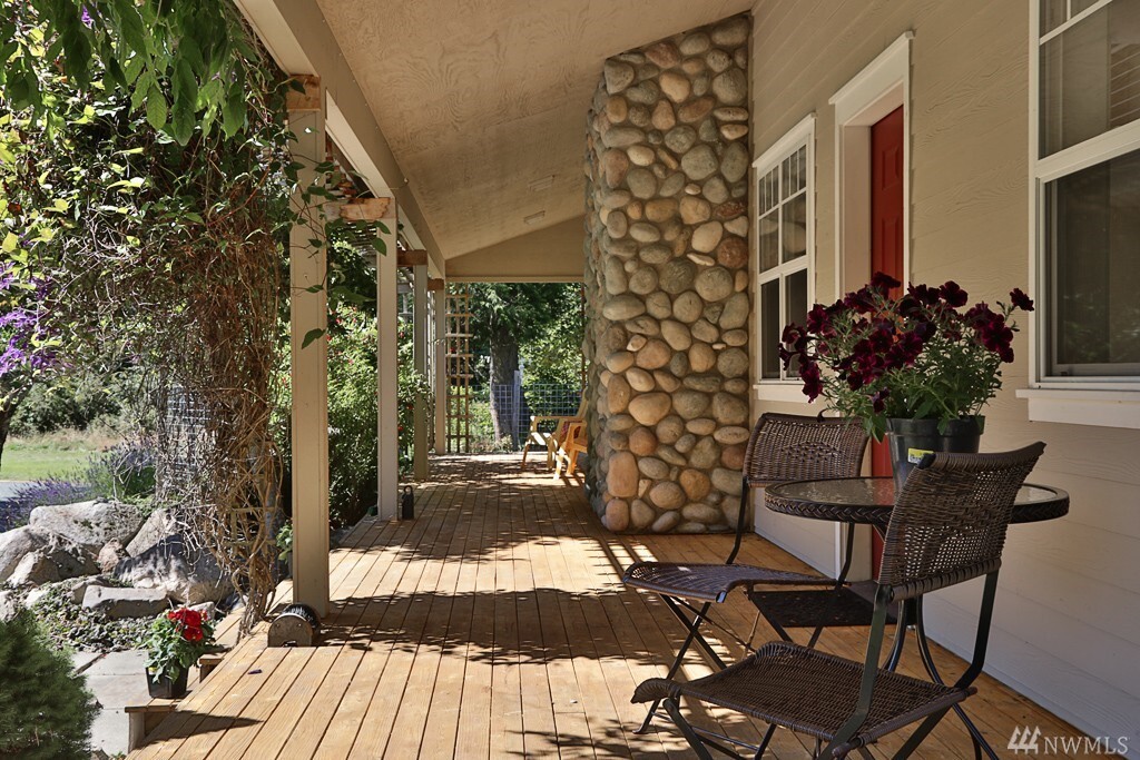 Property Photo: 1969 Ashley Lp WA 98260