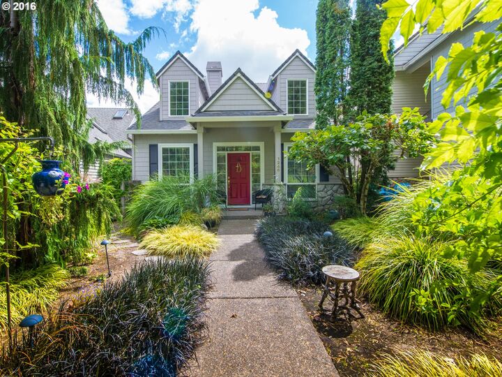 1246 NE Parks Edge Cir  Hillsboro OR 97124 photo