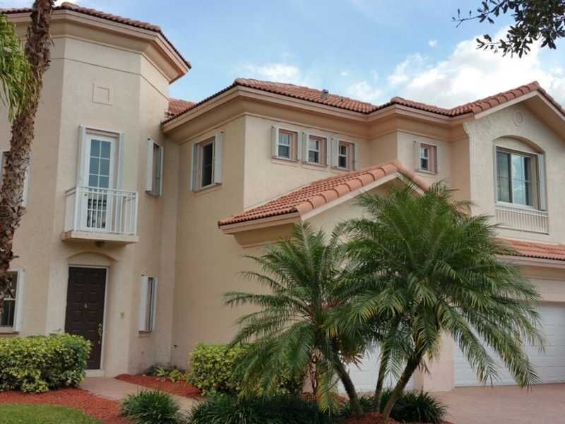 Property Photo:  