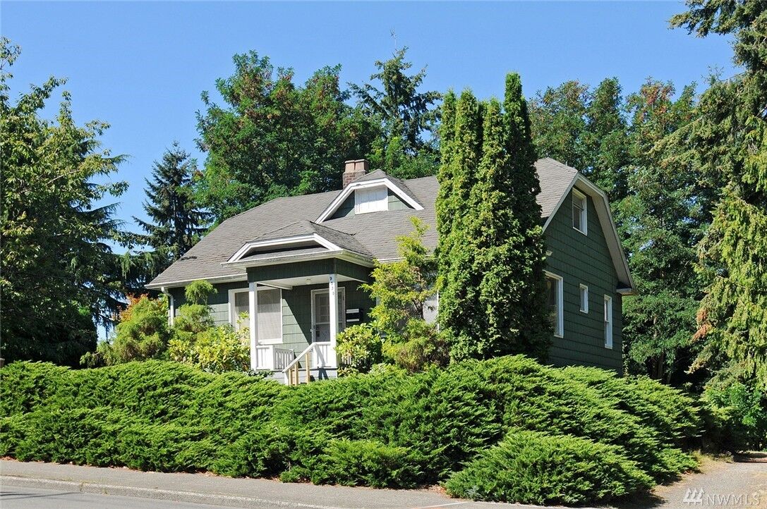 Property Photo:  9525 5th Ave NE  WA 98115 