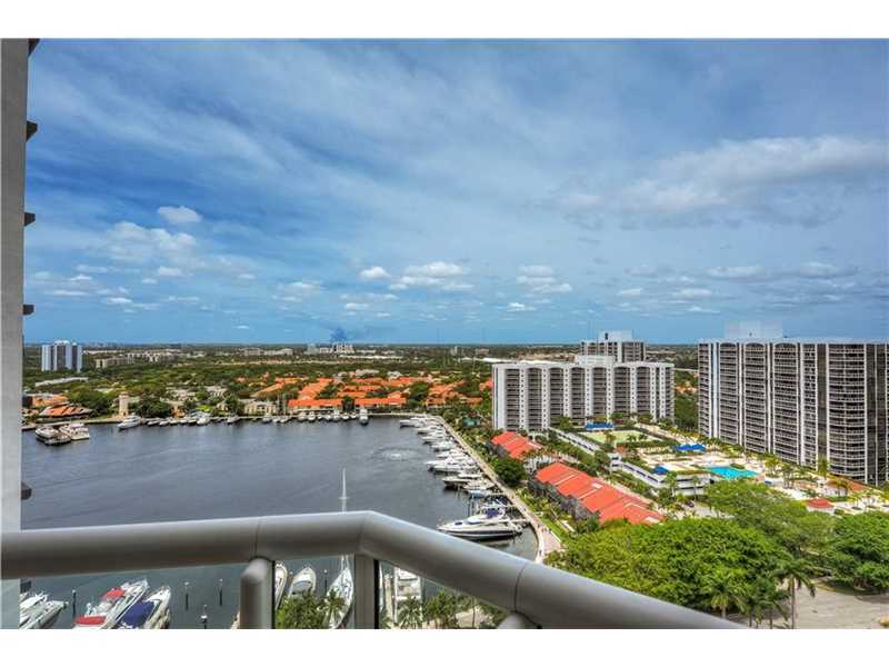 Property Photo:  21055 Yacht Club Dr 2105  FL 33180 