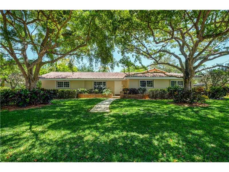Property Photo: 13225 SW 71st Ave FL 33156