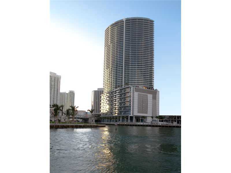 Property Photo:  200 Biscayne Blvd Way 3805  FL 33131 