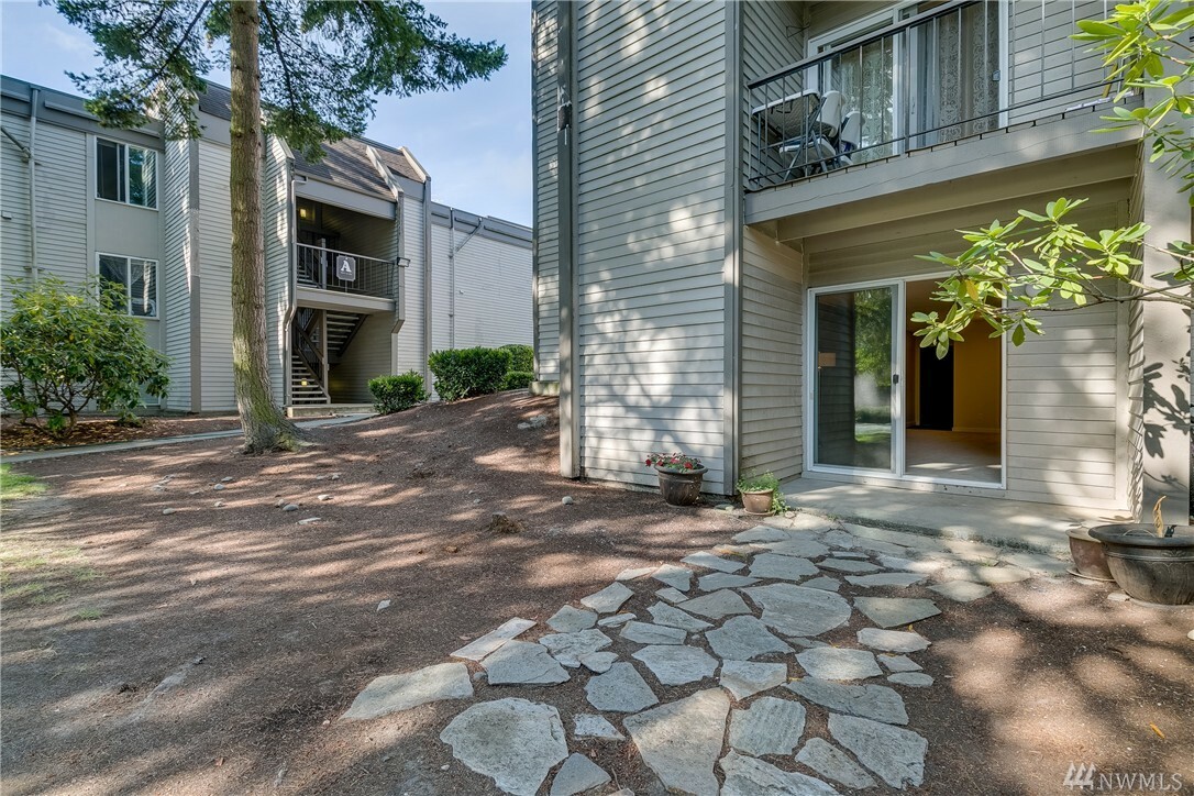 Property Photo: 14665 NE 34th St B-8 WA 98007