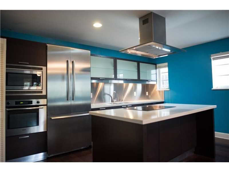 Property Photo: 835 Michigan Ave 1 FL 33139