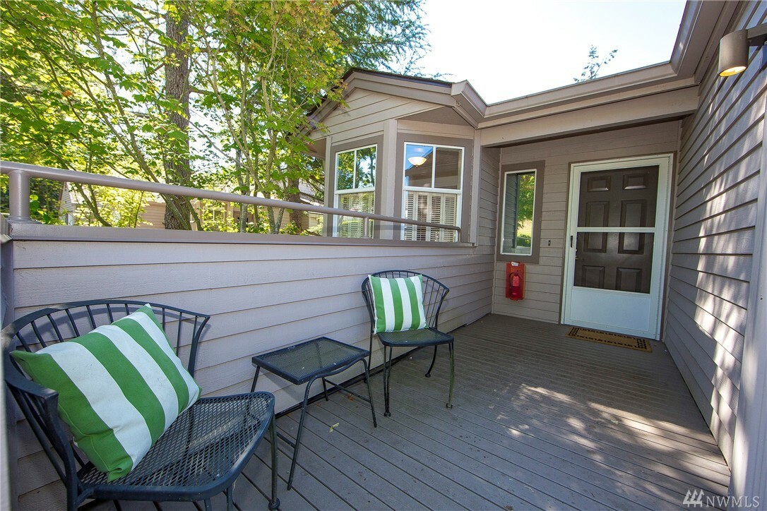 Property Photo:  4245 Providence Dr SE 2101  WA 98029 