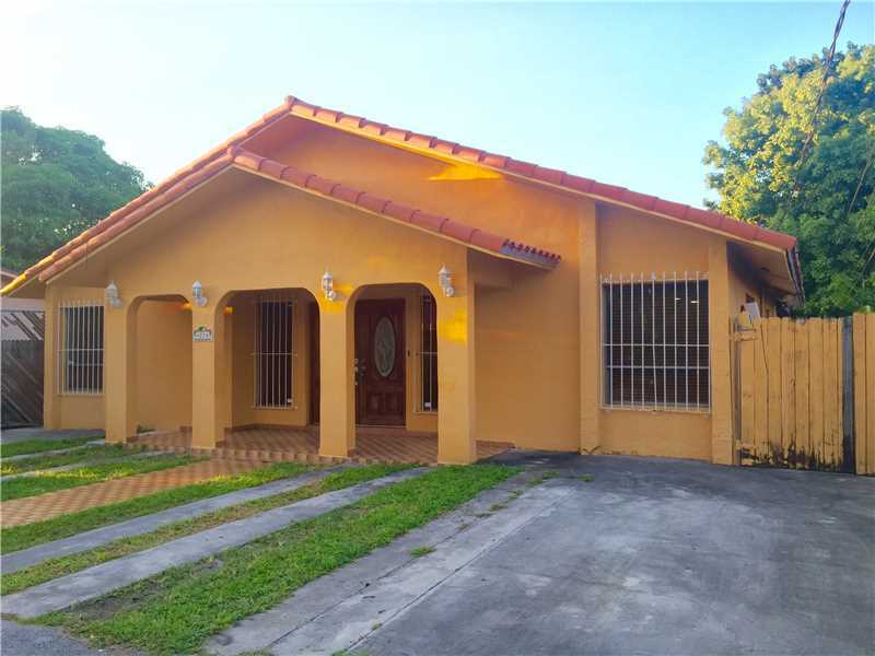 Property Photo: 27 W 39 Pl FL 33012