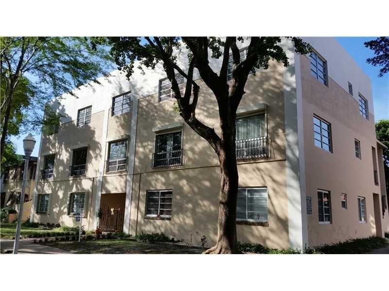 Property Photo:  1110 Salzedo St 2E  FL 33134 